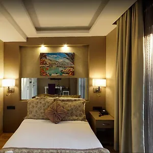 Iz 4*, İzmir Türkiye