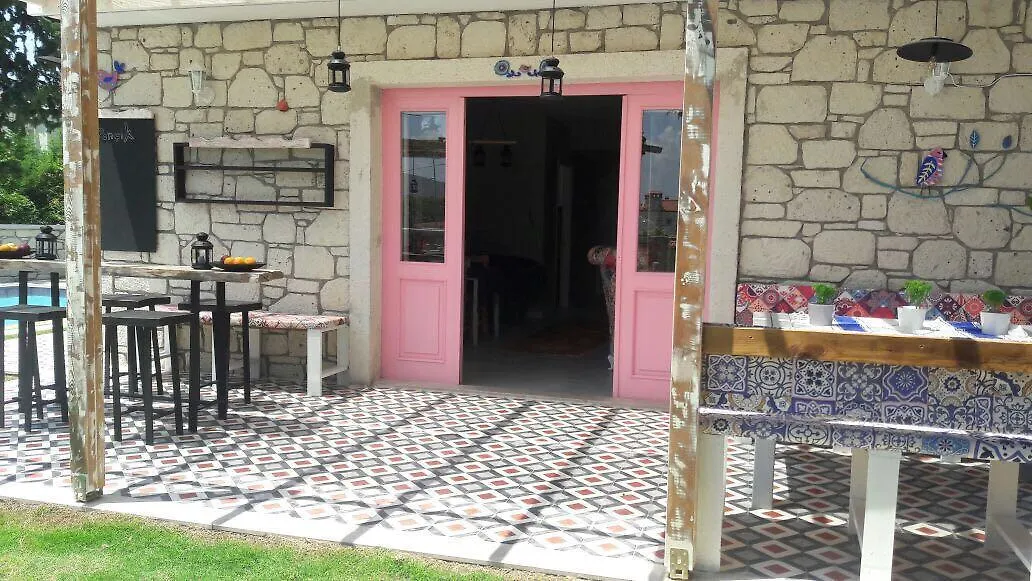 Poncik Butik Otel Alaçatı